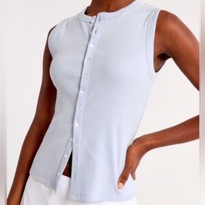 NWT Abercrombie & Fitch Sleeveless Button-Down Ribbed Shirt Light Blue - L
